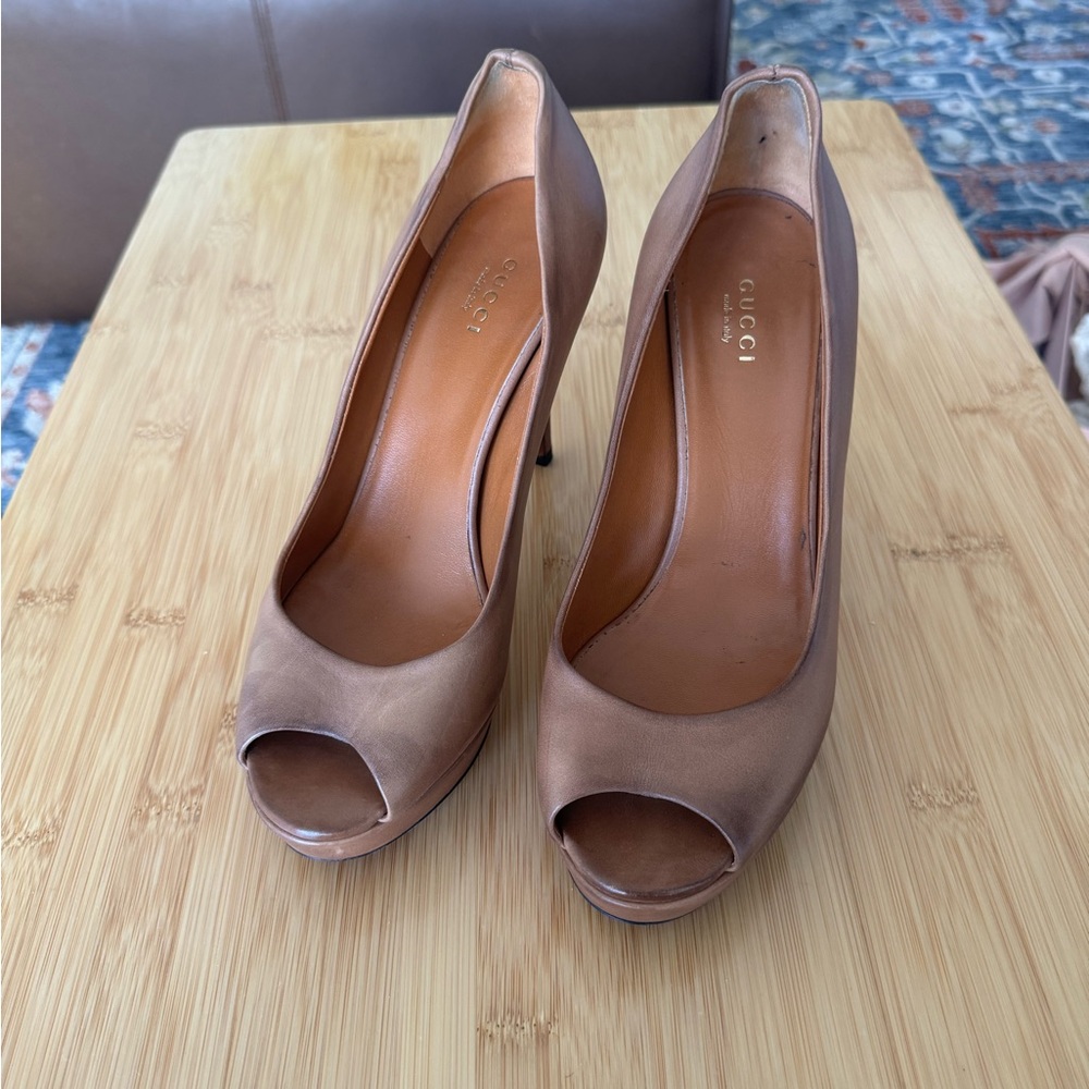 Gucci Betty peep toe pumps